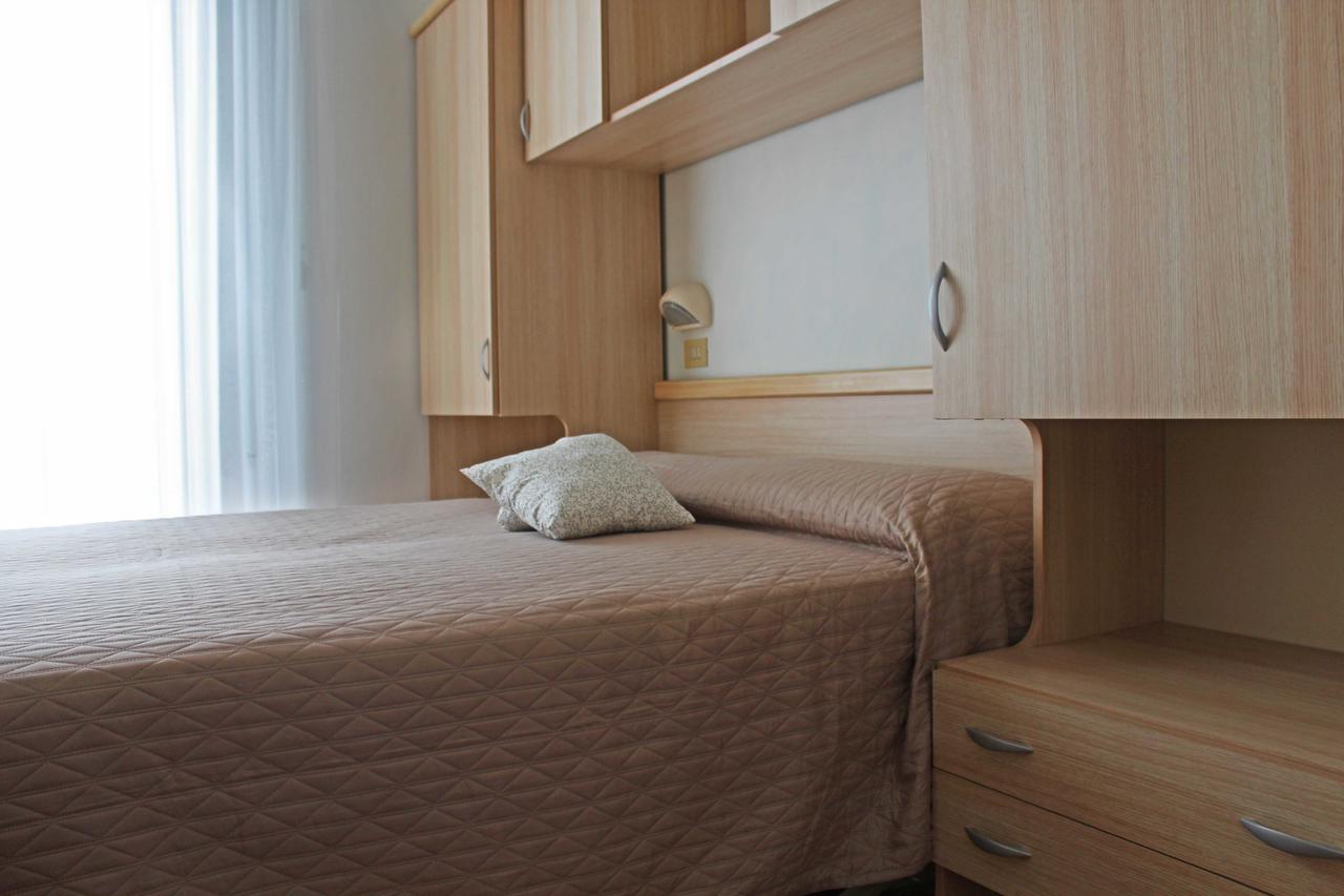 Hotel Lungomare Каттоліка Екстер'єр фото