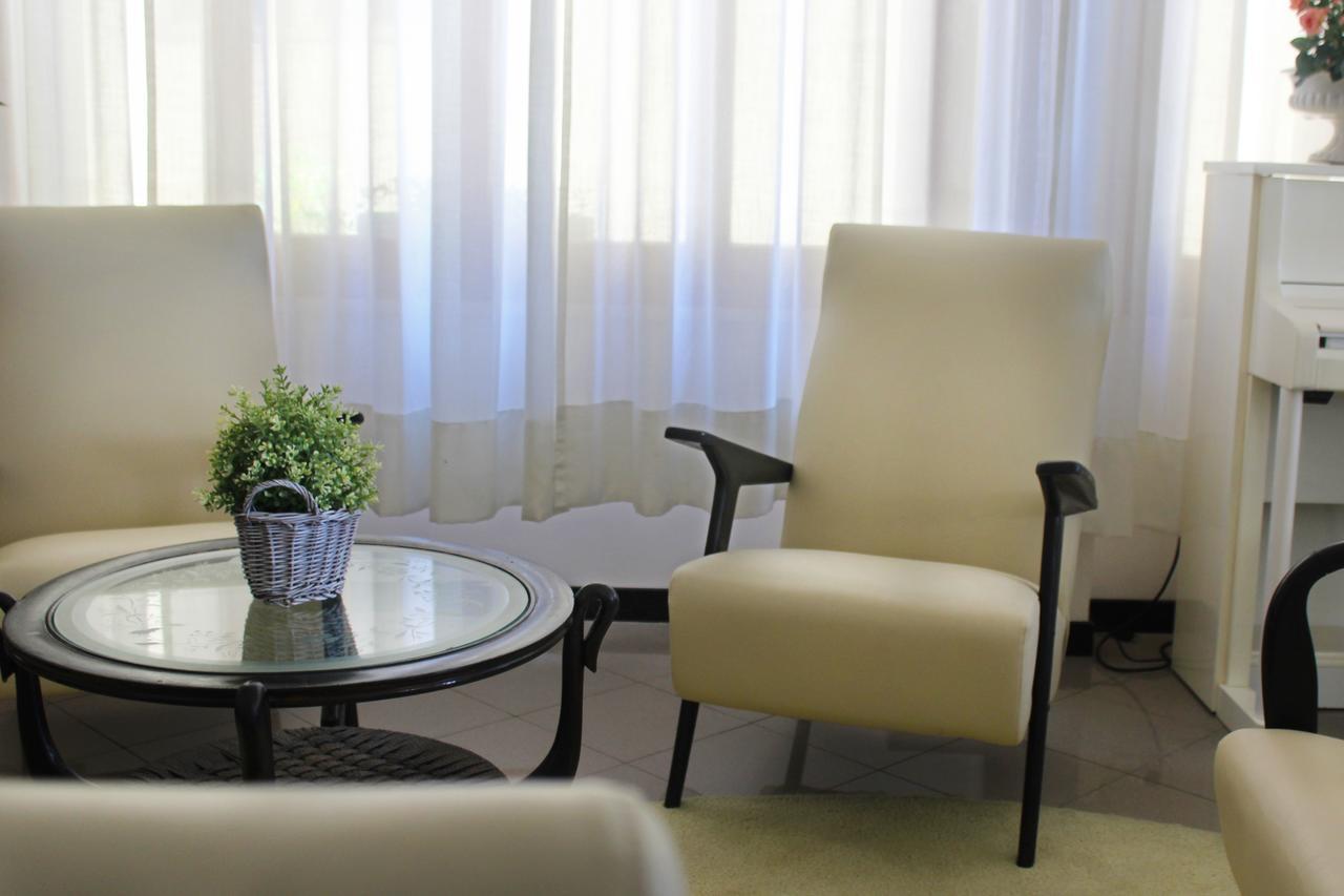 Hotel Lungomare Каттоліка Екстер'єр фото