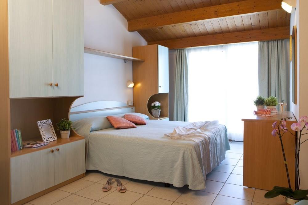 Hotel Lungomare Каттоліка Екстер'єр фото
