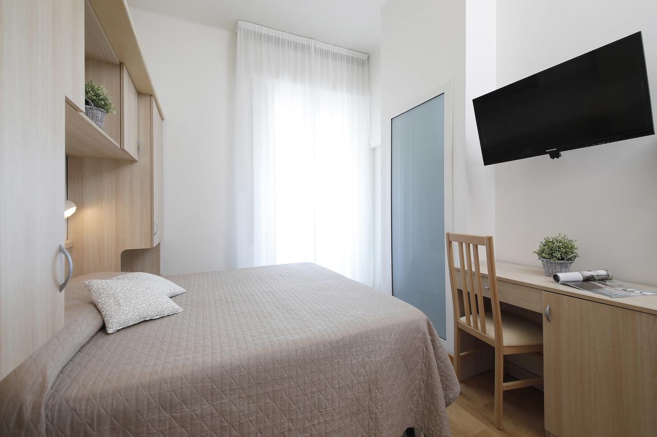 Hotel Lungomare Каттоліка Екстер'єр фото