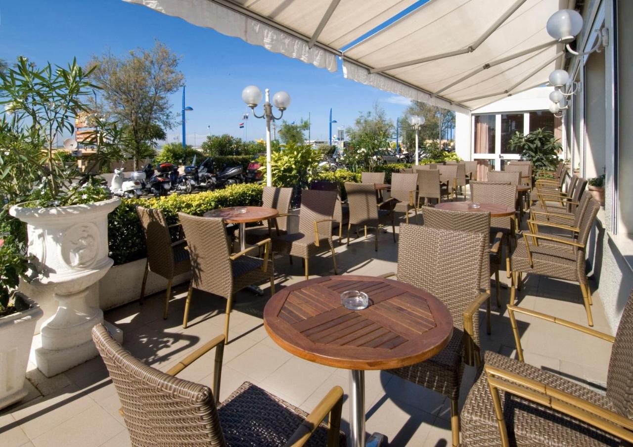 Hotel Lungomare Каттоліка Екстер'єр фото